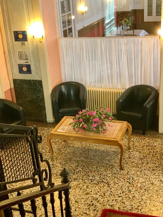 Hotel Restaurant D'Alsace Пломбьер-ле-Бен Экстерьер фото